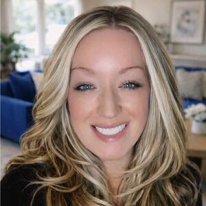 Meet your Posher, Lori